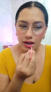 Snapshot of LauraRuiz1 chatting on May 29, 2:09 am LauraRuiz1 online show from May 29, 2:09 am