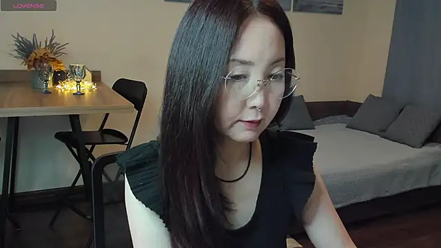 Snapshot of AvroraSakura chatting on December 14, 1:38 pm AvroraSakura online show from December 14, 1:38 pm
