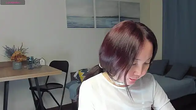 Snapshot of AvroraSakura chatting on December 22, 4:38 pm AvroraSakura online show from December 22, 4:38 pm