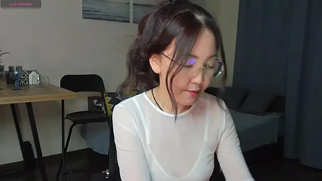 Snapshot of AvroraSakura chatting on January 17, 3:22 pm AvroraSakura online show from January 17, 3:22 pm