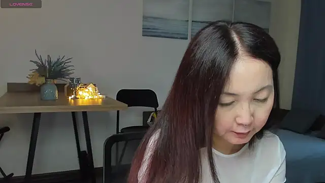 Snapshot of AvroraSakura chatting on February 14, 2:23 pm AvroraSakura online show from February 14, 2:23 pm