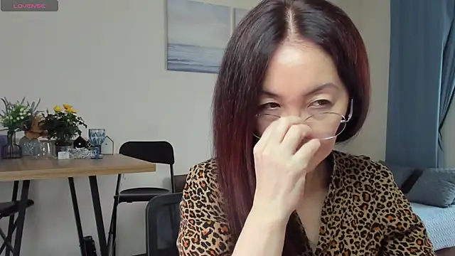 Snapshot of AvroraSakura chatting on February 24, 11:32 am AvroraSakura online show from February 24, 11:32 am