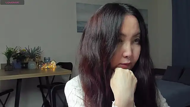 Snapshot of AvroraSakura chatting on March 6, 8:48 pm AvroraSakura online show from March 6, 8:48 pm