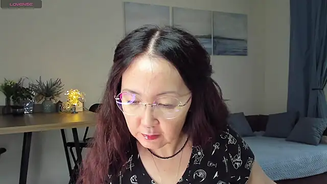 Snapshot of AvroraSakura chatting on March 13, 11:41 am AvroraSakura online show from March 13, 11:41 am
