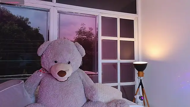 Evangelyne 1 online show from March 6, 3:35 pm