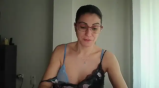 Snapshot of Sanada_hot chatting on February 2, 8:24 am Sanada hot online show from February 2, 8:24 am