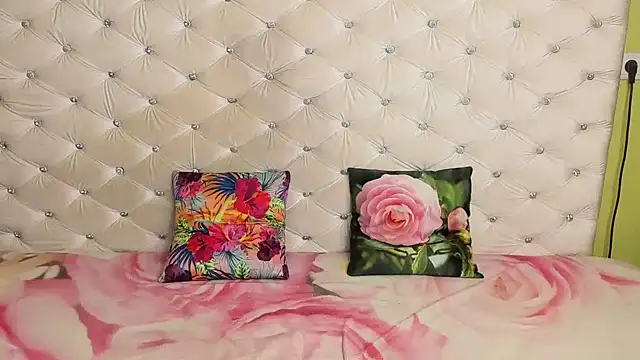 Snapshot of DoraMay chatting on March 17, 8:09 pm DoraMay online show from March 17, 8:09 pm