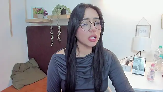 isabella jade online show from February 24, 9:41 pm