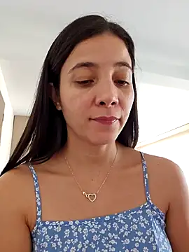 miaeyes online show from December 6, 3:22 pm