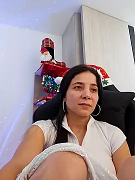 miaeyes online show from December 17, 4:43 pm