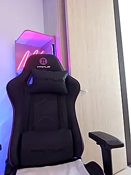 miaeyes online show from January 15, 4:43 pm