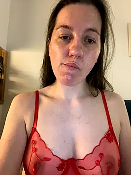 Nicole-Ray online show from November 23, 8:30 pm