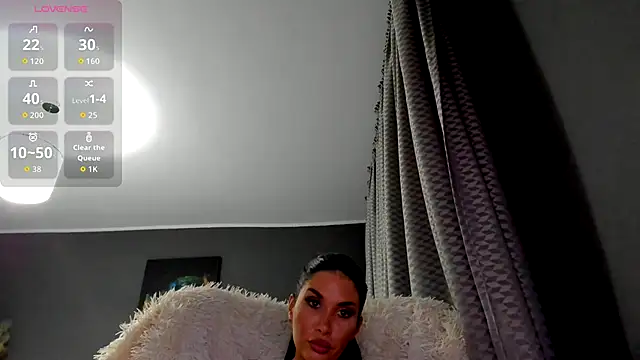 Emma D  online show from November 10, 7:24 pm