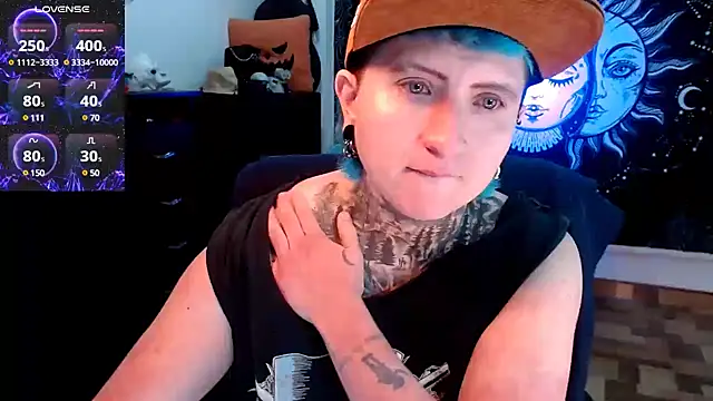 Marieblueeyes online show from February 19, 5:49 am