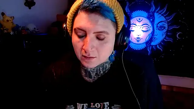 Marieblueeyes online show from February 21, 1:44 am