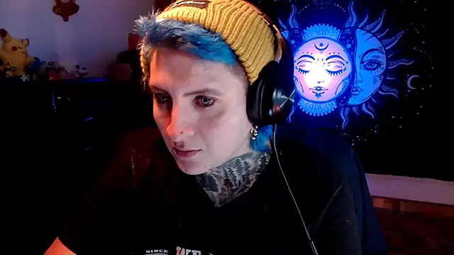 Marieblueeyes online show from February 21, 4:51 am