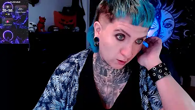 Marieblueeyes online show from March 3, 8:00 pm