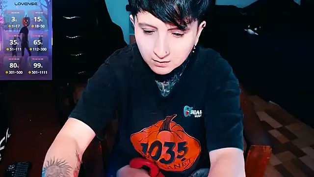 Marieblueeyes online show from October 20, 1:33 pm