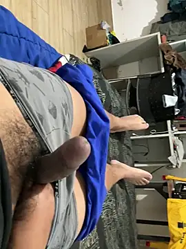 Snapshot of elvis0966 chatting on January 13, 4:39 am elvis0966 online show from January 13, 4:39 am