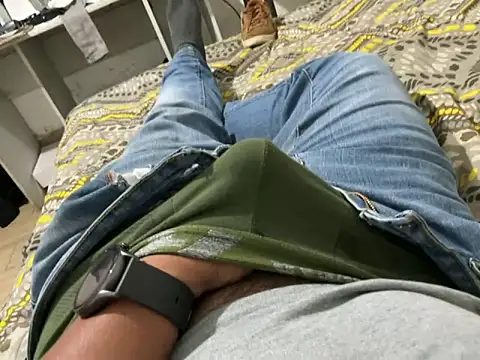 Snapshot of elvis0966 chatting on March 21, 4:39 am elvis0966 online show from March 21, 4:39 am