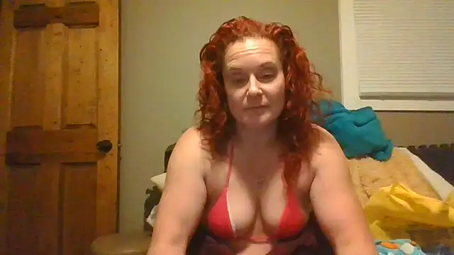 Snapshot of fitflamedragan chatting on May 30, 9:06 am fitflamedragan online show from May 30, 9:06 am