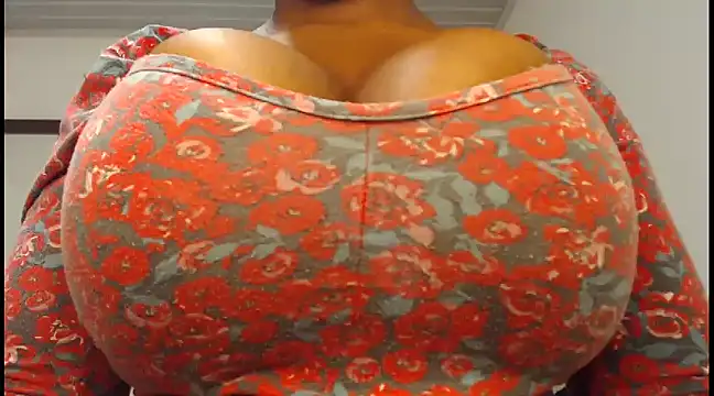 Snapshot of biggracie chatting on January 3, 3:33 pm biggracie online show from January 3, 3:33 pm