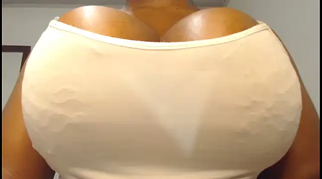 Snapshot of biggracie chatting on February 2, 12:02 pm biggracie online show from February 2, 12:02 pm