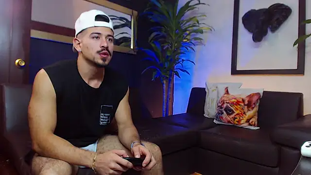 Snapshot of Markboyl chatting on March 12, 3:57 am Markboyl online show from March 12, 3:57 am