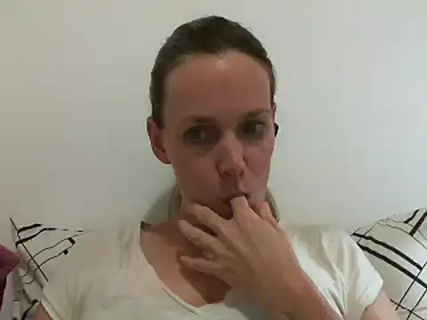 Annylove1 online show from March 19, 10:42 pm