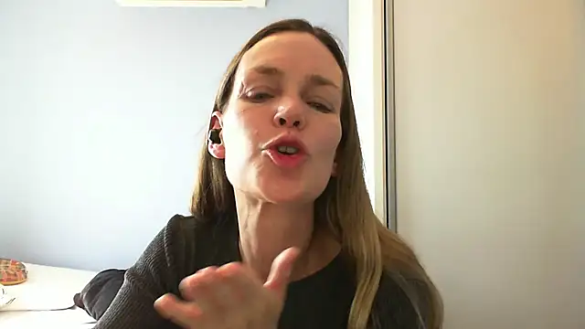 Annylove1 online show from September 10, 5:13 pm