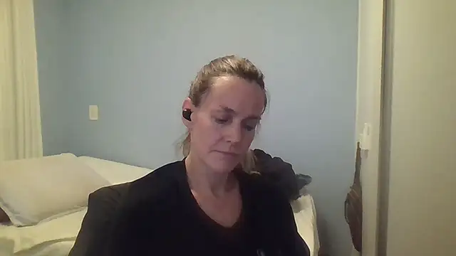 Annylove1 online show from October 18, 12:13 am