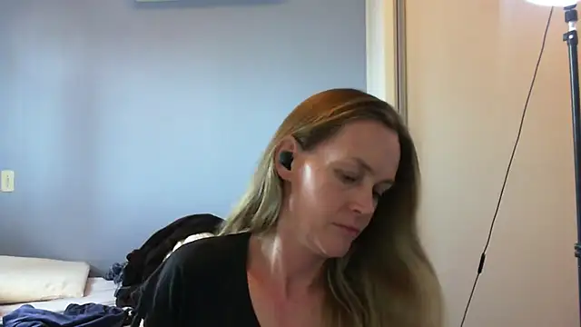 Annylove1 online show from October 29, 3:47 pm