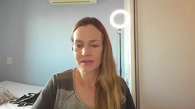 Annylove1 online show from December 4, 10:46 am