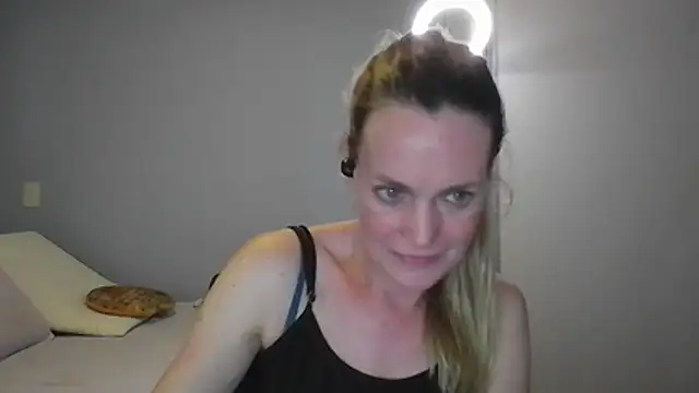 Annylove1 online show from December 14, 12:27 am