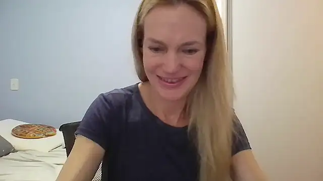 Annylove1 online show from March 25, 12:33 pm