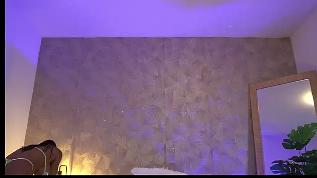Snapshot of KalaBeckett_ chatting on August 9, 11:04 am KalaBeckett online show from August 9, 11:04 am