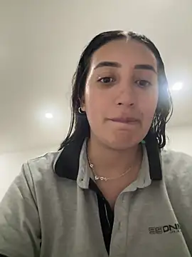 Snapshot of Hannahoff chatting on January 16, 5:11 am Hannahoff online show from January 16, 5:11 am