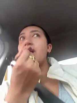 Snapshot of Hannahoff chatting on February 2, 6:10 pm Hannahoff online show from February 2, 6:10 pm