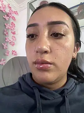 Snapshot of Hannahoff chatting on February 4, 11:38 pm Hannahoff online show from February 4, 11:38 pm