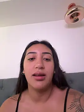 Snapshot of Hannahoff chatting on February 14, 6:08 pm Hannahoff online show from February 14, 6:08 pm