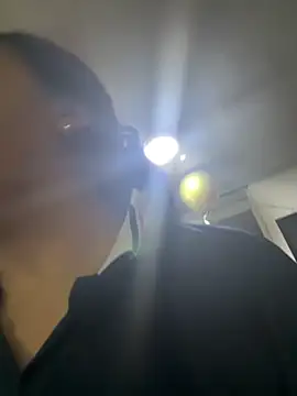 Snapshot of Hannahoff chatting on February 15, 1:21 am Hannahoff online show from February 15, 1:21 am