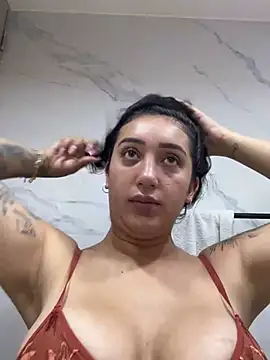 Snapshot of Hannahoff chatting on March 2, 6:30 pm Hannahoff online show from March 2, 6:30 pm