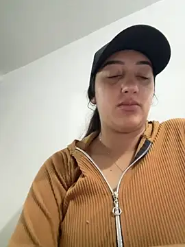 Snapshot of Hannahoff chatting on September 19, 3:08 am Hannahoff online show from September 19, 3:08 am