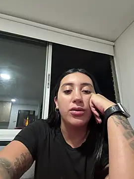 Snapshot of Hannahoff chatting on July 26, 2:20 am Hannahoff online show from July 26, 2:20 am