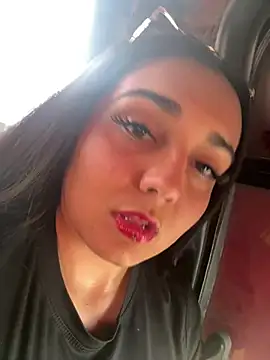 Snapshot of Danii_vg1 chatting on May 24, 7:19 pm Danii vg1 online show from May 24, 7:19 pm