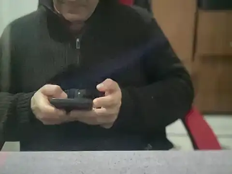 Snapshot of ALPHANDRE chatting on February 1, 8:51 pm ALPHANDRE online show from February 1, 8:51 pm