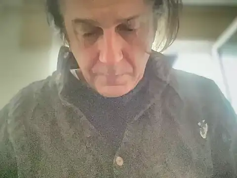 Snapshot of ALPHANDRE chatting on February 12, 7:36 am ALPHANDRE online show from February 12, 7:36 am