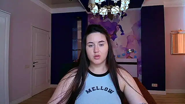 Roxie Bradley online show from March 14, 12:51 pm