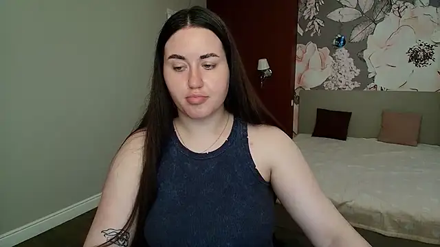 Roxie Bradley online show from June 2, 5:31 am