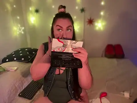 Im sophiie online show from December 19, 5:40 am